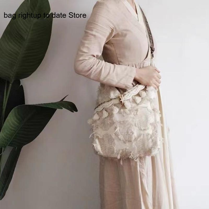 レトロな芸術的なエスニックスタイルのフェイクタッセルデイリー - Shopper Tote Canvas のレビューと価格