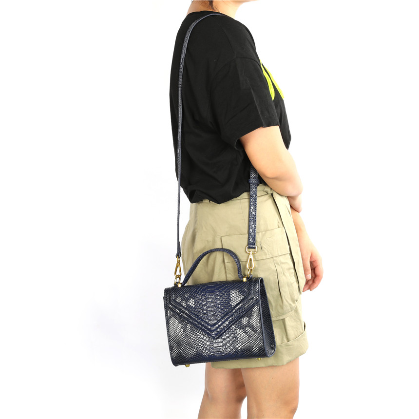 ドバイ女性用新型スネーク柄PUレザーショルダークロスボディバ - Women Bags Dubai のレビューと価格