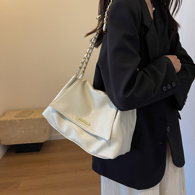 レトロトレンド大容量脇下トートバッグ レディースバッグ 20 - Women'S Kipling Bags のレビューと価格
