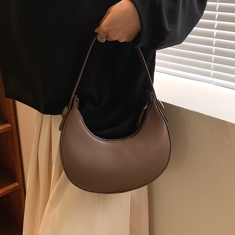 レディース向け新作おしゃれ脇下バッグ キュートなハーフ三日月 - Half Moon Crescent のレビューと価格