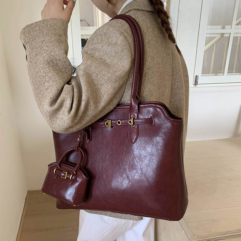 左側ビッグPUレザーショートハンドルショルダーバッグ レディ - Women Bags For Airport のレビューと価格