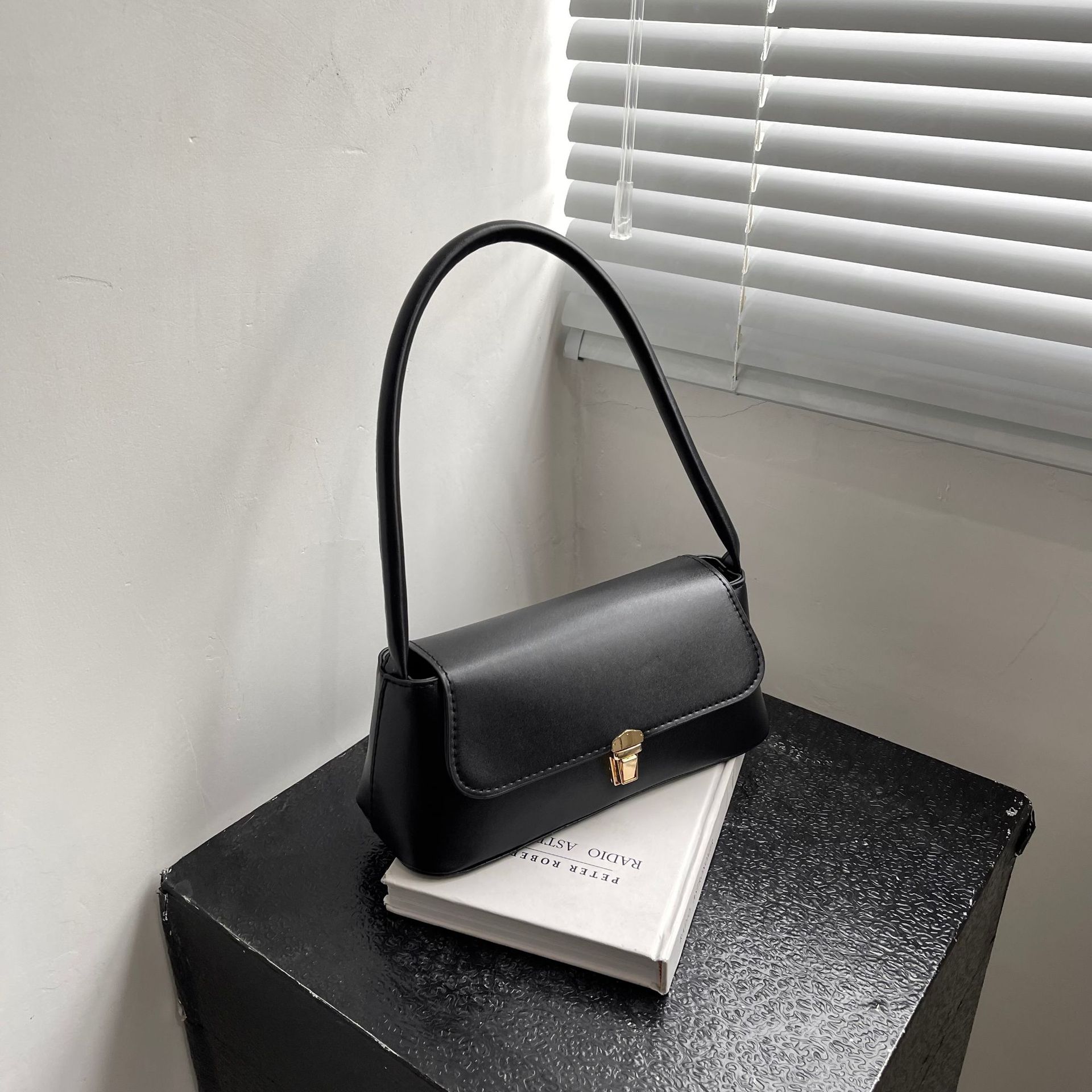 女性のショルダーバッグハンドバッグレトロ脇の下バッグファッシ - Women Bags For Airport のレビューと価格